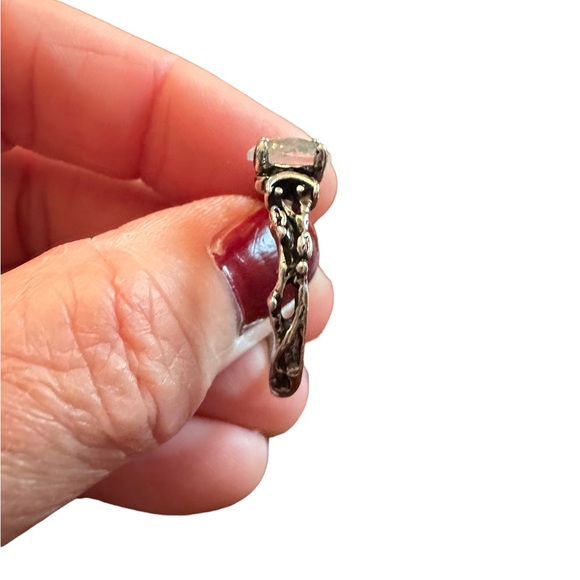 Silver Designed Ring with Iridescent Marquise Center Stone - Picture 3 of 5